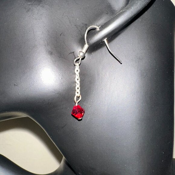 Red Swarvoski Choker & Multi-Earring Set - Picture 2 of 3